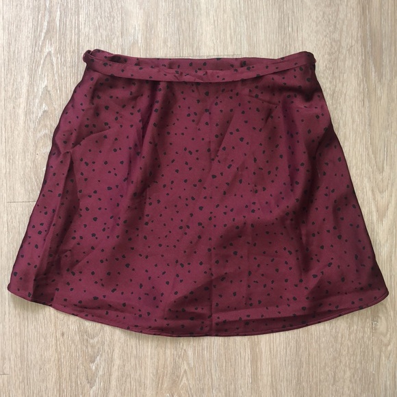 NWT Abercrombie & Fitch Mini Skirt Maroon with Black Spots Double Lined Size XXS - Picture 2 of 4